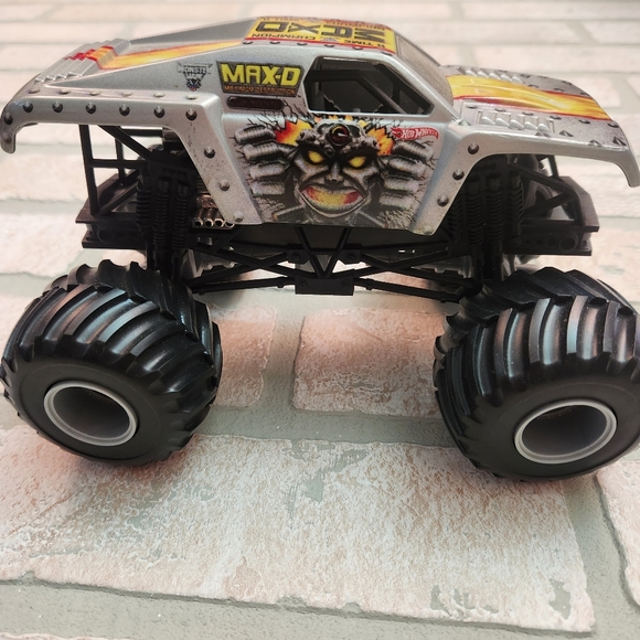 MONSTER JAM Hot Wheels Max-D TRUCK ll Time Champion 🏆🥇🏅 - Picture 1 of 9